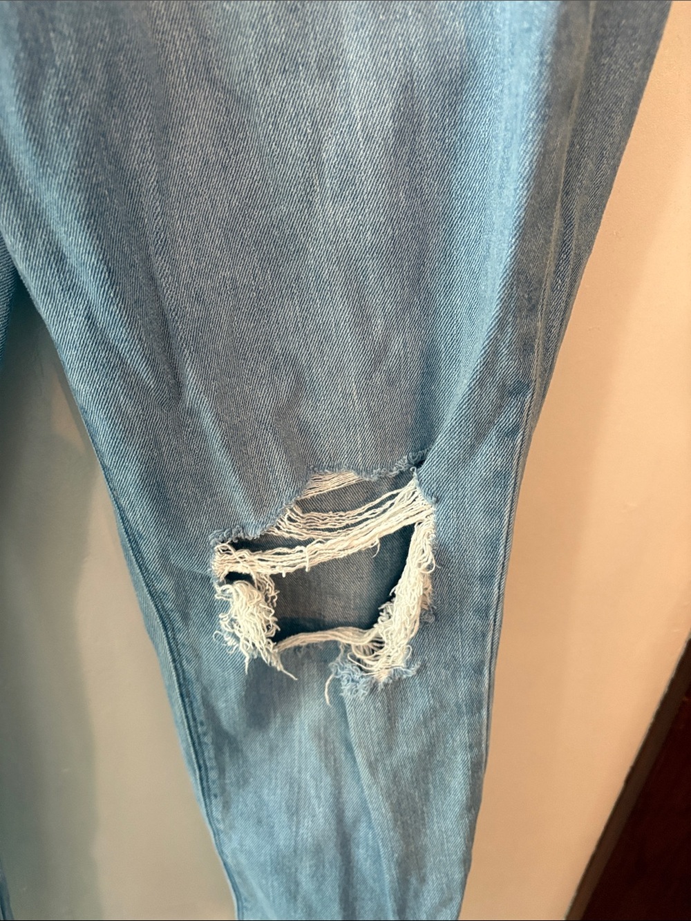 American Eagle Outfitters Light Blue Distressed Mom Jeans Size 12 - Picture 9 of 12